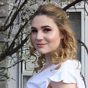 Meet your Posher, Avery